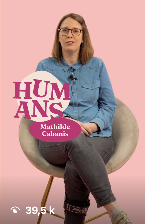 Quand Mathilde Cabanis devient maman aidante, elle met sa vie en suspens et tente de tout gérer… jusqu’à l’épuisement.